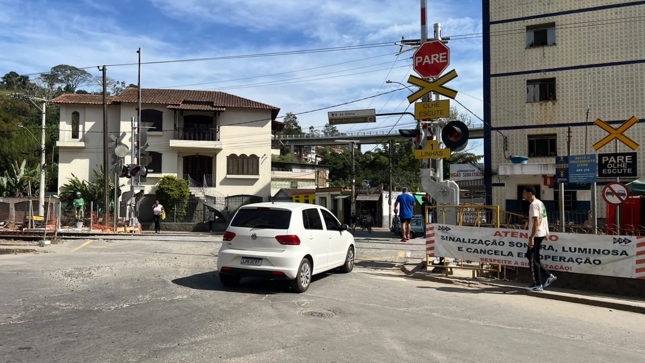 Nova mudança: interdição do trânsito de veículos na Passagem em Nível da Travessia do Fritz é adiada para sexta-feira em Santos Dumont